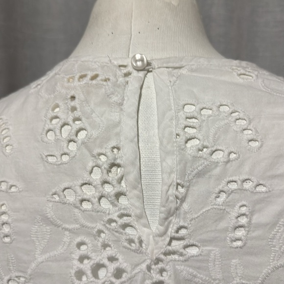 Nicole Miller Artelier Eyelet Blouse-Sz M-White-Cotton-Unlined-Shortsleeved - Picture 7 of 16